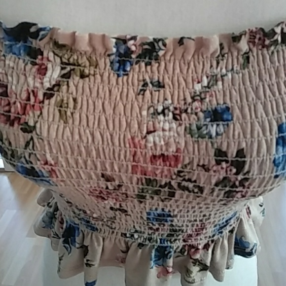 Top - Picture 2 of 3